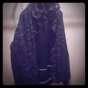 Como windbreaker jacket